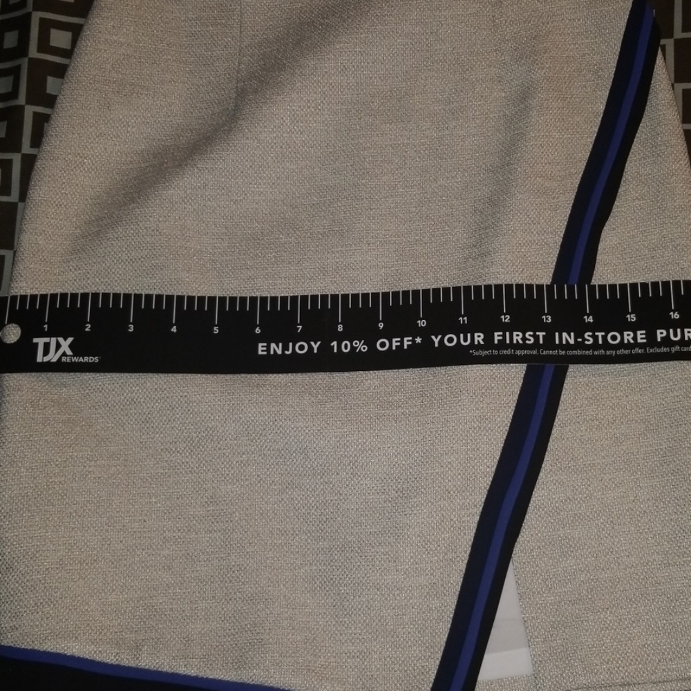 NWT White House Black Market skirt - Picture 9 of 9